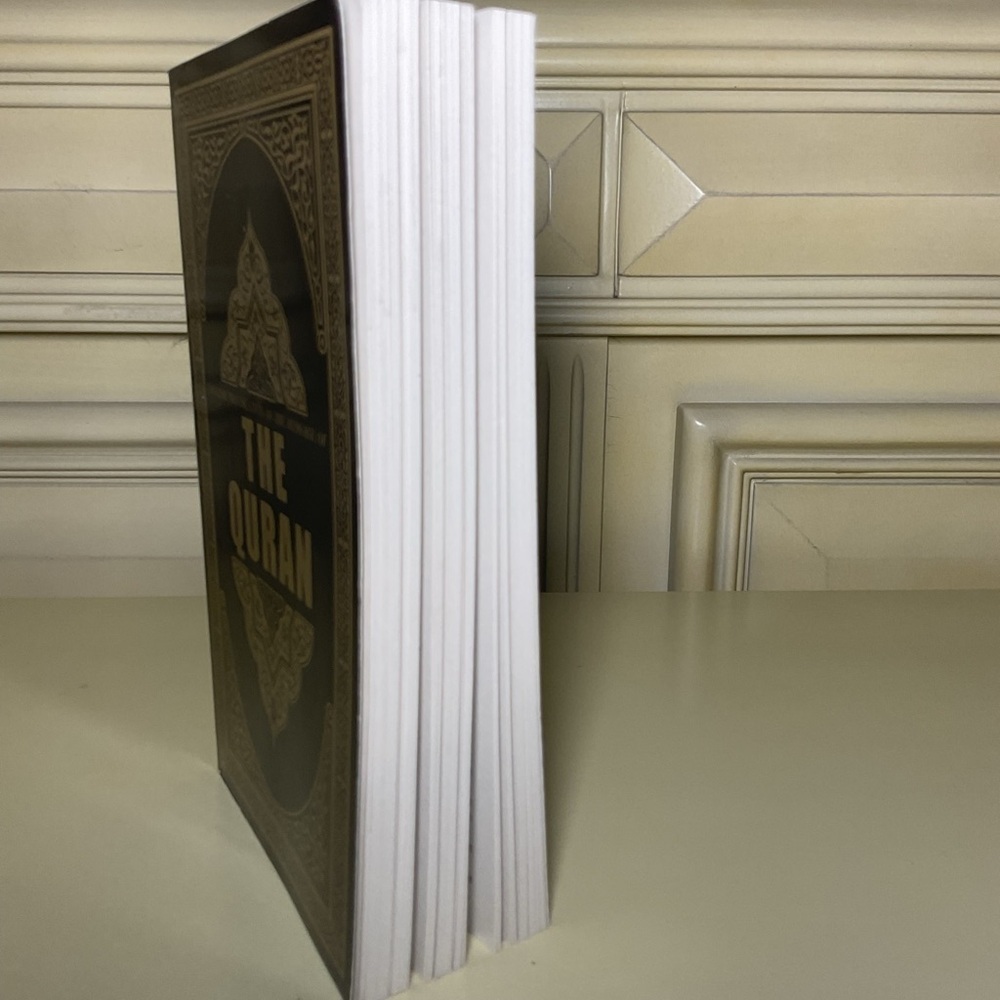 The Quran Hardcover Black Gold Religious Book Translation - Picture 5 of 7